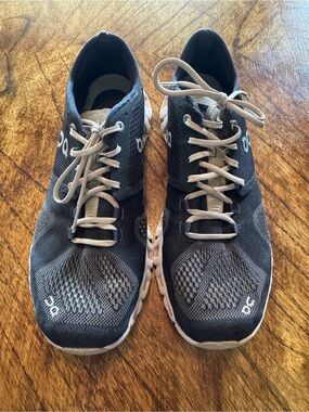 On Running Navy Knit Sneakers with Cream Trim
